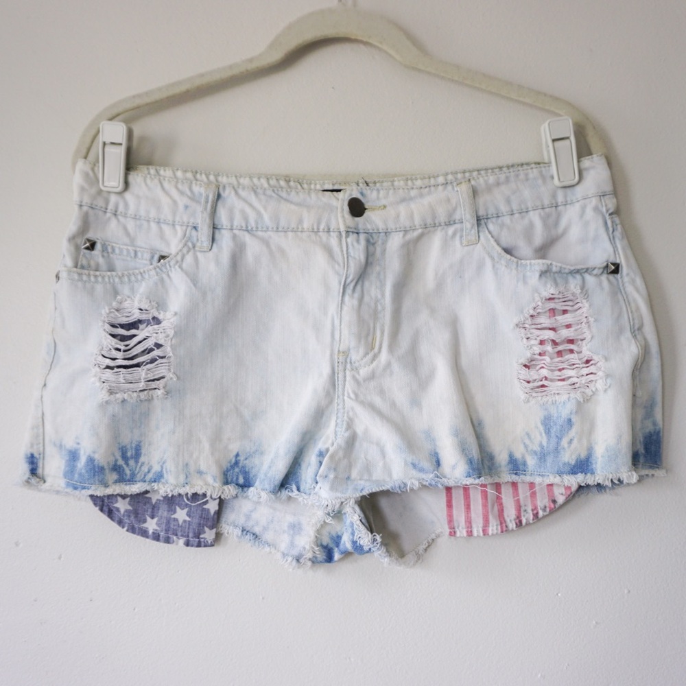 American Flag / USA Pocket Distressed Denim Shorts